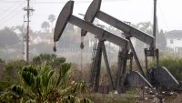 Търговците на петрол говорят за рали, но се готвят за ниски цени в близък план