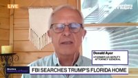 Защо ФБР претърси дома на Тръмп във Флорида