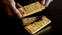 Ранният скок на златото се забавя - търговците следят напрежението в Близкия изток
