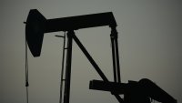 Петролът се насочва към първи тримесечен спад от 2020 г.