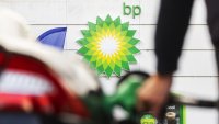 Акциите на BP скачат, след като инвеститорът Elliott увеличава дела си