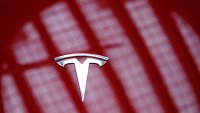 Мъск: Заплатата от 56 млрд. долара в Tesla се приема със "значително мнозинство"