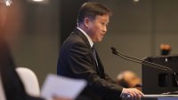 Китайската народна банка предупреждава за "дълга и трудна" икономическа трансформация
