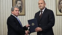 Президентът Радев връчи третия мандат на "Има такъв народ", предстоят преговори