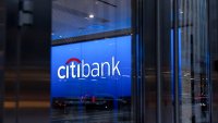 Citi понижава рейтинга на американските акции и повишава този на китайските