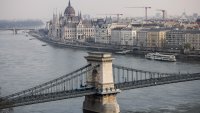 Moody's понижи кредитната перспектива на Унгария до негативна