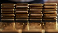Китай спря да купува злато и цената му падна