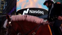 Nasdaq 100 изтри $1,1 трилиона, докато технологичният срив се разпространява