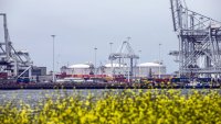 Втечненият природен газ - едновременно благословия и проклятие за Европа