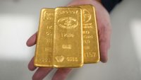 Индия увеличава златните резерви с най-много за две години, Китай отново не купува