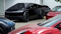 Роботаксито идва през 2026 г. с врати като на Lamborghini и цена под $30 0000