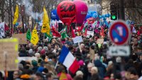 Възрастните работници във Франция се нуждаят от революция