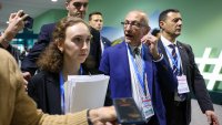 Европа и САЩ търсят изход от безизходицата на COP29 с предложение за $300 млрд.