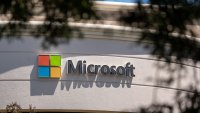 Microsoft вдига заплатите заради инфлацията