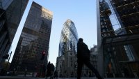 Обединеното кралство смекчава реформите, които планираше за Лондонското Сити