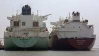 Петролното ембарго срещу Русия увеличи броя на танкерите, плаващи "в сянка"