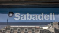 Испанска банка направи оферта за враждебно придобиване на свой конкурент