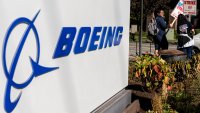 Boeing продава акции за 19 милиарда долара, за да осуети понижаване на рейтинга