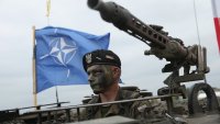 Насоките на НАТО за военни разходи от 2% са глупави, но необходими