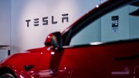 Tesla успокои инвеститорите, като обеща модел за $25 000 през 2024 г.