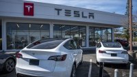 Tesla с първи спад в годишните продажби от 10 г. въпреки рекордното тримесечие