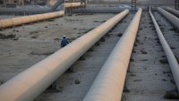 Петролът се колебае - ОПЕК+ обяви план за връщане на барелите на пазара