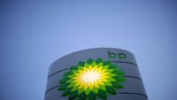 Петролни гиганти преразглеждат британските си инвестиции заради новия данък