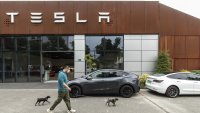 Tesla получи одобрение да изпитва системите си за безопасност в Шанхай