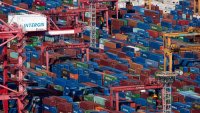 Глобалната търговия ще е в застой заради протекционизма, но ще се върне към растеж 
