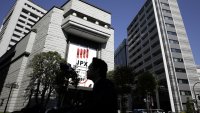 Глобалните фондове удвояват продажбите на японски акции