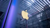 Заплахите с митата на Тръмп изпитва решимостта на ЕС да посегне на Apple и Meta