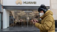 САЩ спират издаването на лицензи за износ на продукти към Huawei