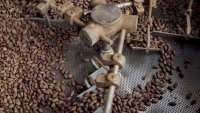Какаото завършва една от най-дивите седмици на пазара