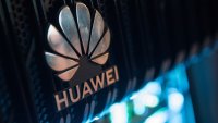 САЩ забраниха на Huawei и ZTE да продават оборудването си в страната