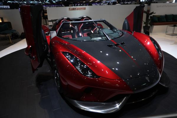 <p>Хибридът Regera на Koenigsegg Automotive AB Автосалона в Женева, 7 март 2017. Photographer: Luke Macgregor/Bloomberg.</p>
