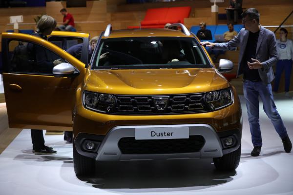 <p>Dacia Duster на автосалона във Франкфурт, IAA, 13 септември 2017. Photographer: Simon Dawson/Bloomberg=</p>
