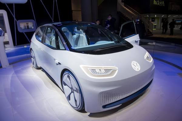 <p>VW ID. CES 6 януари 2017,&nbsp; Лас Вегас, САЩ. Photographer: David Paul Morris/Bloomberg.</p>

<p>Според Пеги Джонсън, вицепрезидент Бизнес развитие в Microsoft до 2020 над 90% от колите ще са <a href="http://www.bloombergtv.bg/novini/2017-01-06/do-2020-svarzanite-avtomobili-shte-badat-nad-90">свързани</a>.</p>

<p>&nbsp;</p>
