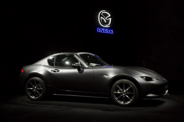 <p>Mazda се отказа от <a href="http://www.bloombergtv.bg/gallery/avtosalon-parizh-2016">автосалона в Париж</a> през 2016, прескочен и от други масови брандове като Ford и Volvo, но и от големите луксозни Rolls-Royce, Aston Martin, Maserati, Cadillac, McLaren,Fisker, Genesis, Lamborghini и Bugatti.</p>
