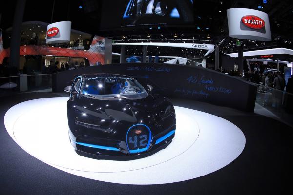 <p>Bugatti Chiron на автосалона във Франкфурт. 11 септември 2017. Photographer: Simon Dawson/Bloomberg.</p>
