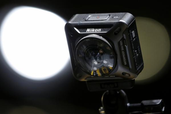 <p>Nikon KeyMission 360 4K 360-градусов фотоапарат. Nikon твърди, че може да снима с до 60 fps.</p>

<p>Photographer: Kiyoshi Ota/Bloomberg</p>
