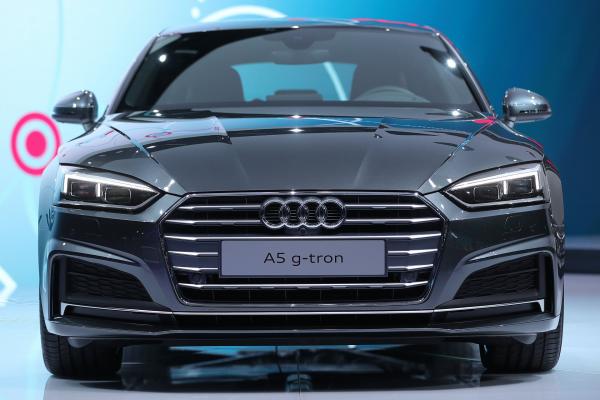 <p>Audi A5 G-Tron на автосалона във Франкфурт. 11 септември 2017. Photographer: Simon Dawson/Bloomberg.</p>
