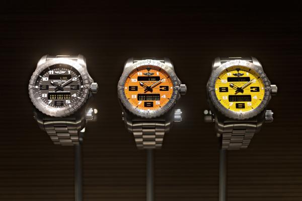 <p>Три Emergency Chronograph на Breitling SA.</p>

<p>Photographer: Michele Limina/Bloomberg</p>
