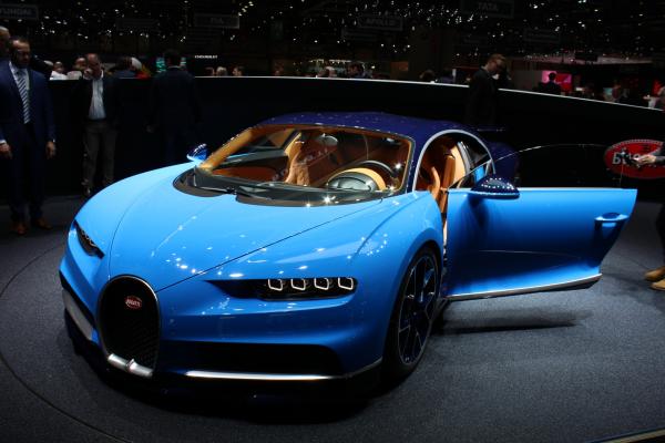 <p>1500 коня и 2.5 млн. долара цена - новото Bugatti Chiron на Автосалона в Женева 2016. Снимка: Косьо Томов, BulgariaONAIR</p>
