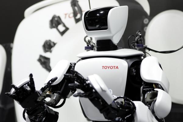 <p>Хуманоидът T-HR3 на Toyota Motor Corp. на изложението за роботи International Robot Exhibition, Токио, 29 ноември 2017, Photographer: Kiyoshi Ota/Bloomberg.</p>
