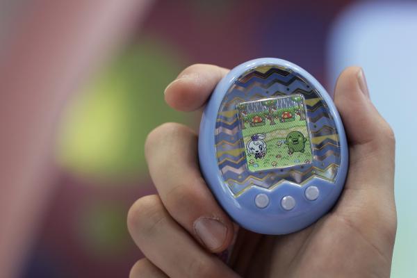 <p>Tamagotchi m!x Spacy m!x на Bandai Co. - демонстрация на Международното изложение за играчки в Токио.</p>

<p>Photographer: Kiyoshi Ota/Bloomberg</p>
