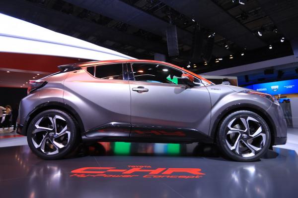 <p>Toyota C-HR Hy-Power на автосалона във Франкфурт. 11 септември 2017. Photographer: Krisztian Bocsi/Bloomberg.</p>
