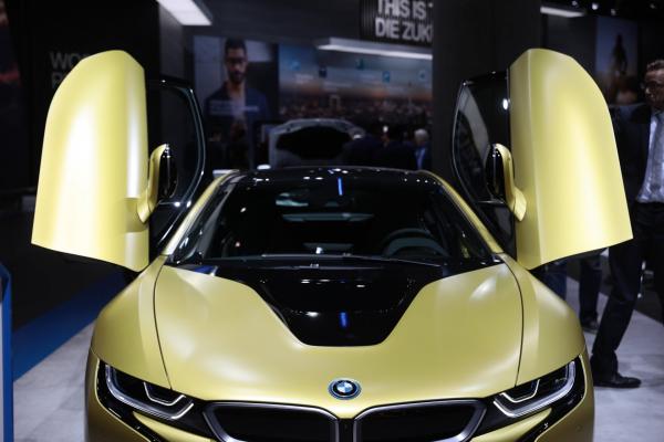 &lt;p&gt;BMW i8 на Bayerische Motoren Werke AG (BMW)&amp;nbsp; на автосалона във Франкфурт, IAA, 12 септември 2017. Photographer: Simon Dawson/Bloomberg.&lt;/p&gt;
