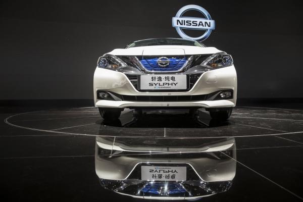 <p>Електрически Nissan Sylphy&nbsp; на автосалона в Пекин. 25 април 2018. Photographer: Qilai Shen/Bloomberg.</p>

<p>Все още няма данни за техническите параметри на Sylphy, но е логично да се оказва, че ще са близки до тези на новия Leaf, като е възможно батерията да е с по-скромни показатели, за да се постигне по-ниска цена, пише <a href="http://automedia.investor.bg/a/0-nachalo/34156-nissan-leaf-veche-ima-i-versiia-sedan/" target="_blank">Automedia Investor BG</a>.</p>
