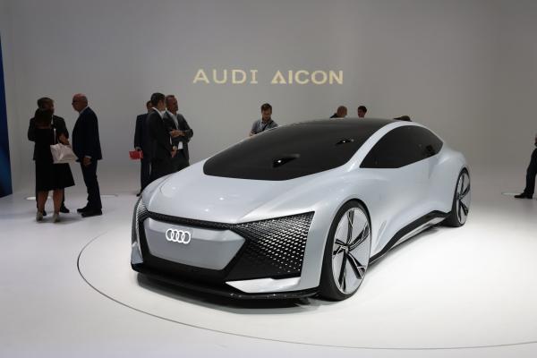 <p>Audi Aicon&nbsp; на автосалона във Франкфурт, IAA, 12 септември 2017. Photographer: Simon Dawson/Bloomberg.</p>
