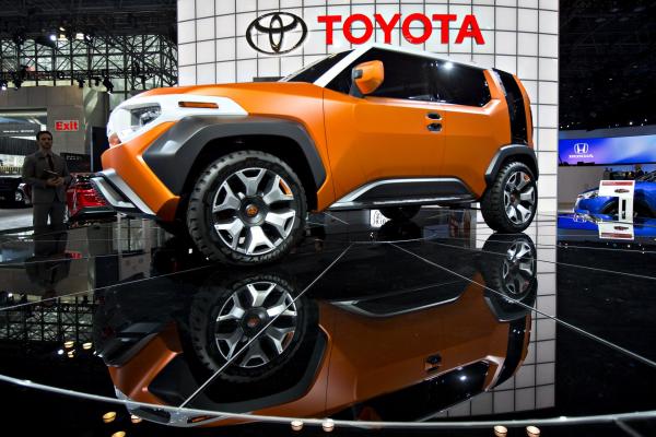 <p>Toyota FT-4X.</p>

<p>Подробности от <a href="http://automedia.investor.bg/a/0-nachalo/30391-toyota-pokaza-priemnika-na-fj-cruiser/" target="_blank">Automedia</a>.</p>
